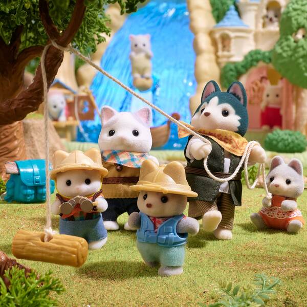Sylvanian Families - La Famille Husky (5 Figurines + Traîneau) - Jouet Enfant 3+ Pour Développer L'Imagination