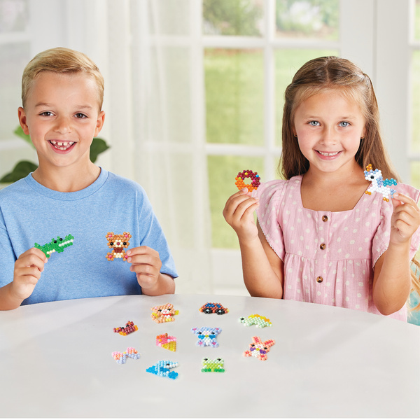 Aquabeads L'atelier d'initiation, Coffret 900 perles de 25 couleurs, perles qui Aquabeads L'atelier d'initiation, Coffret 900 perles de 25 couleurs, perles qui